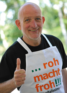 ... meine Gartennachbarn, Daniela und <b>Josef Melcher</b>, ein “Rohkost-Potluck”. - norbert