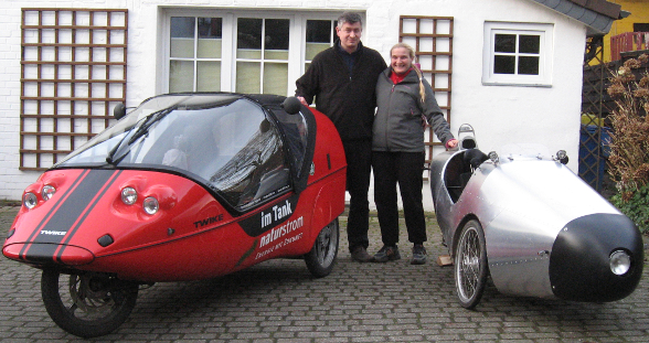 Eheleute Cavaleiro mit Elektrofahrzeugen